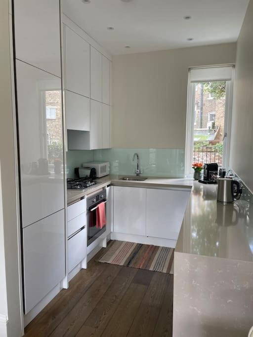 לונדון Stylish 3-Bedroom Flat In Kensington מראה חיצוני תמונה