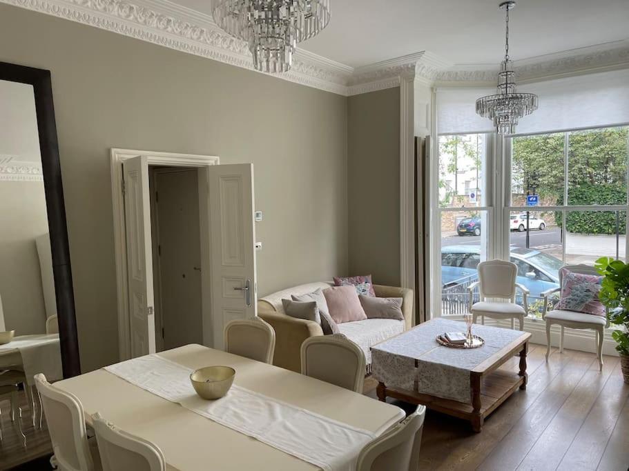 לונדון Stylish 3-Bedroom Flat In Kensington מראה חיצוני תמונה